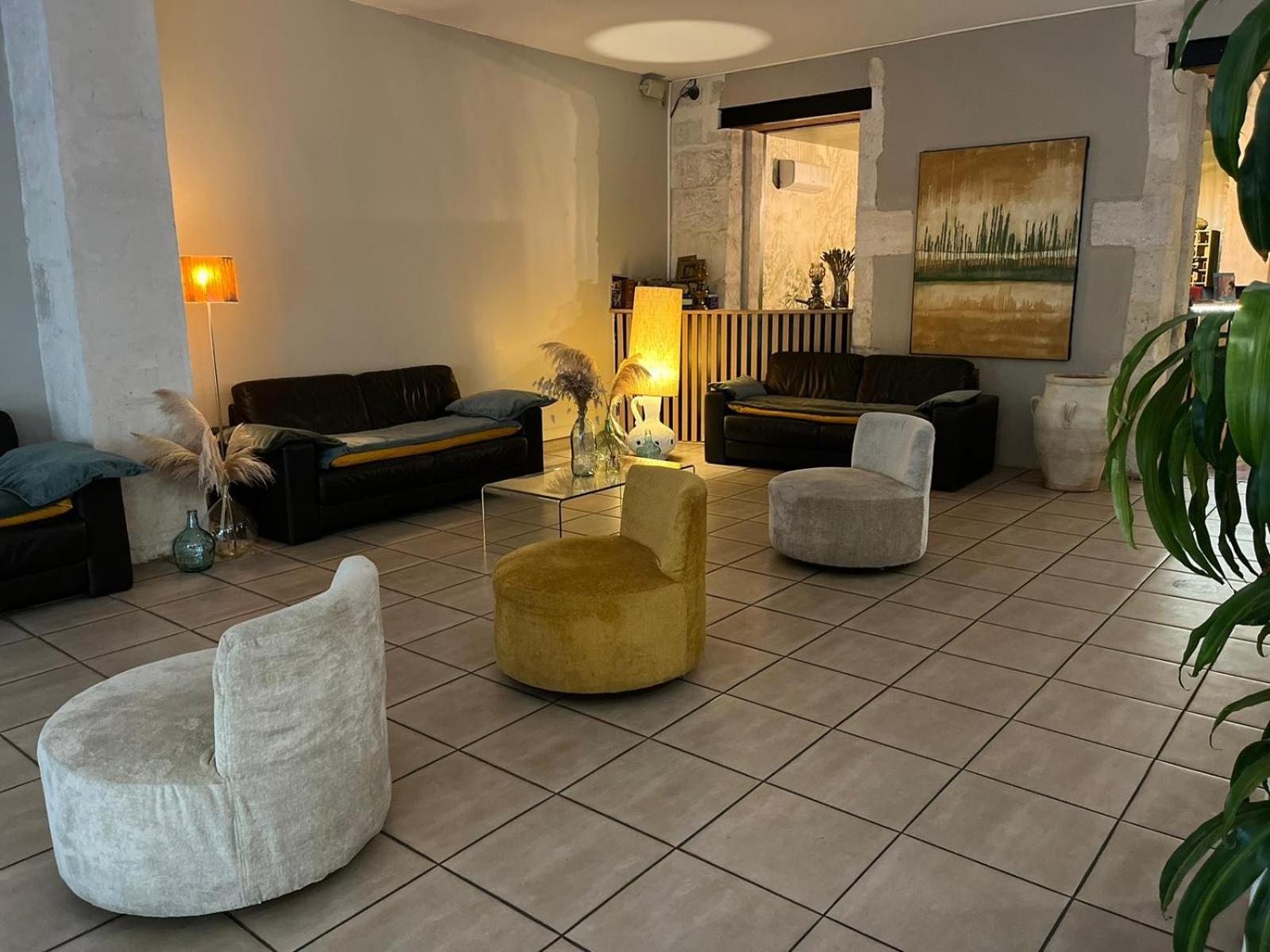 Hotel Abalone - Centre Gare Nimes Exterior foto